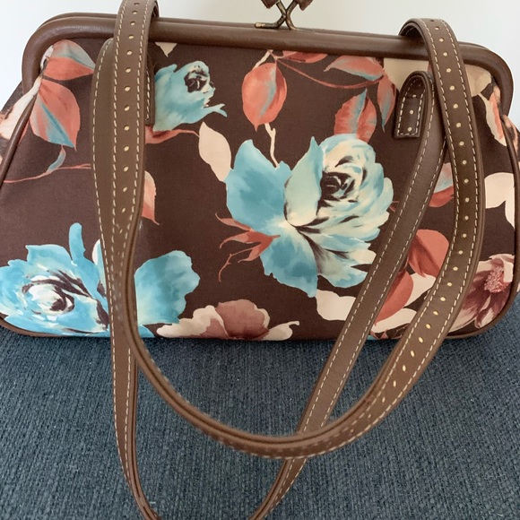 Beautiful Beaded Handbag - Picture 3 of 7